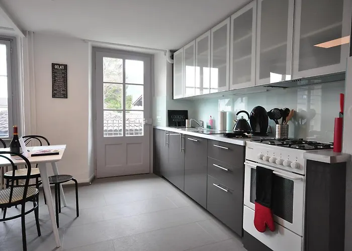 Townhouse Ii Sleeps 12 Guests