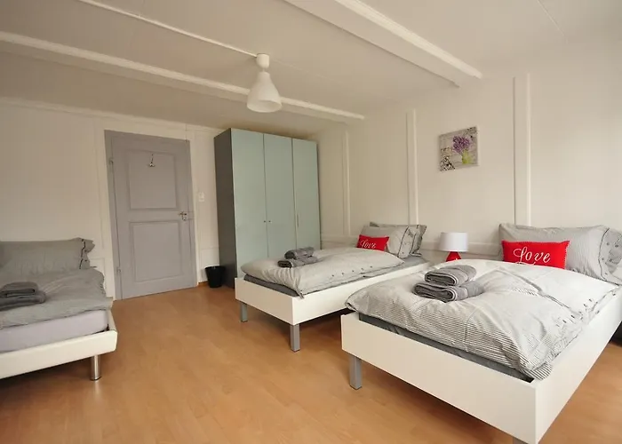 Townhouse Ii Sleeps 12 Guests Інтерлакен